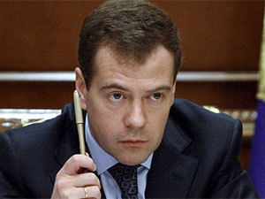 Медведев поделил биопаспорта между «Техносервом», «Восходом» и «Ростелекомом»