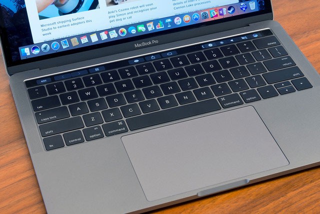 Владельцы MacBook Pro сообщают о проблемах с клавиатурой