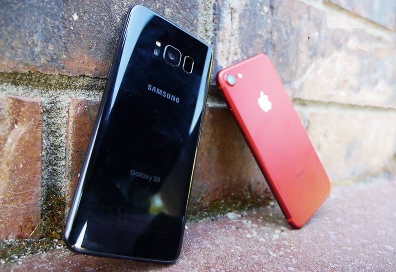 iPhone 7 против Galaxy S8: тест на прочность
