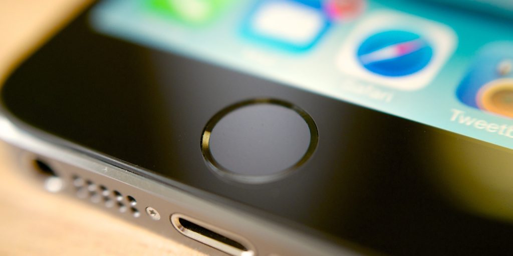 Apple выпустит iPhone с Touch ID