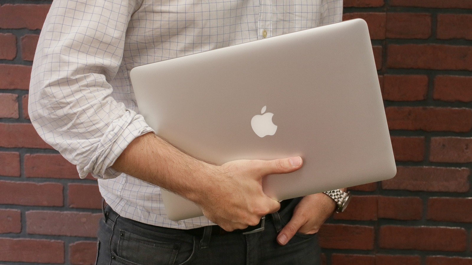 Что думают потребители о MacBook с поддержкой LTE?