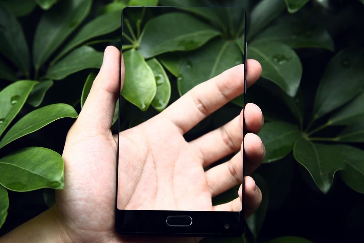 Новый смартфон Doogee получит особенность, которой нет в iPhone X и Galaxy S9