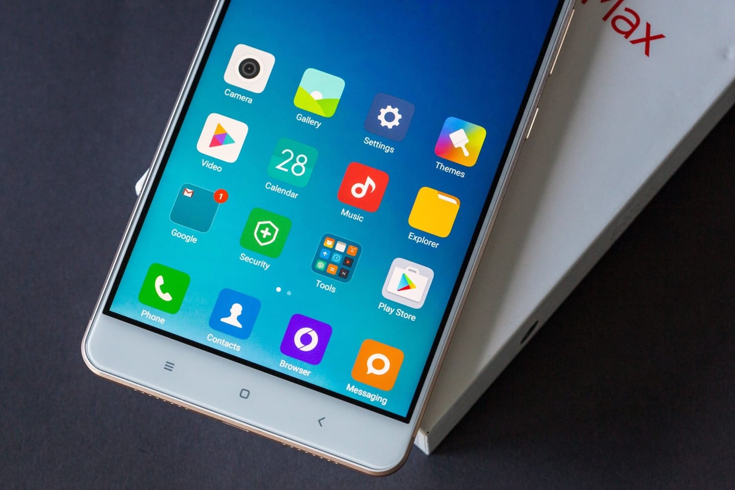 Xiaomi Mi Max 3 может получить семидюймовый экран