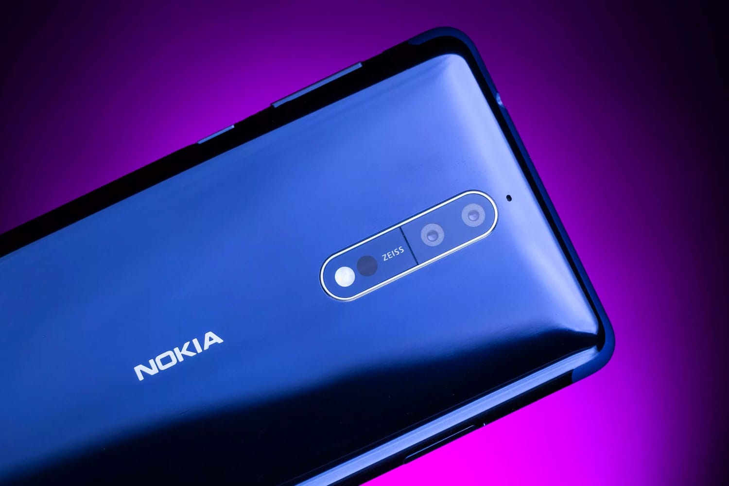Безрамочный Nokia 7 Plus и Nokia 1 на реальных изображениях