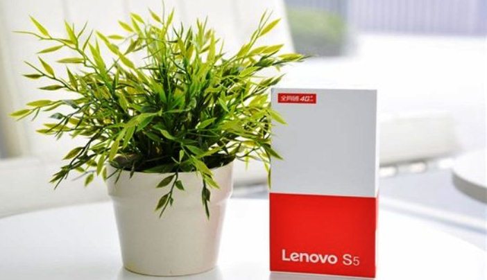 Lenovo S5 показан на «живых» фотографиях