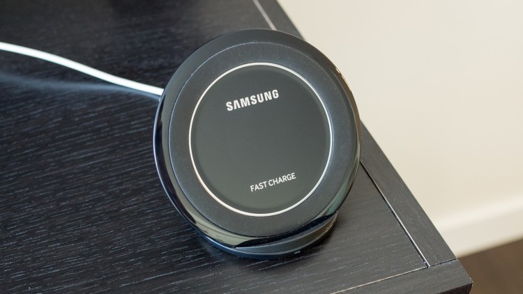 Samsung хочет заряжать свои устройства на расстоянии