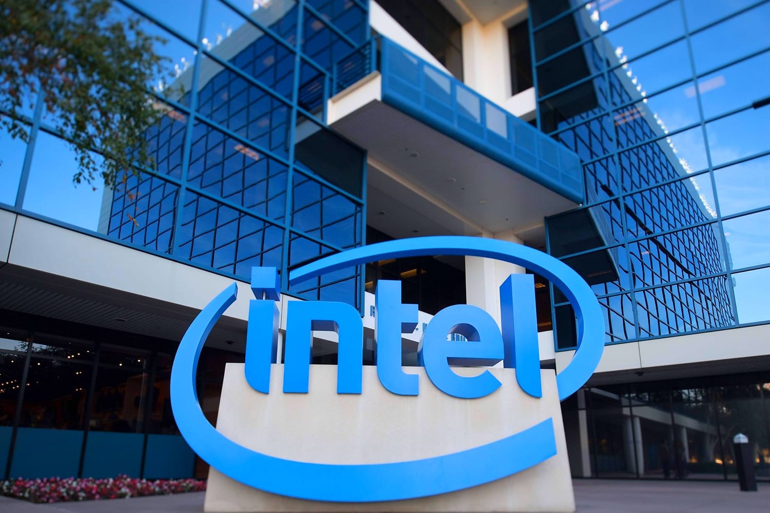 Intel представила 6-ядерные процессоры для ноутбуков