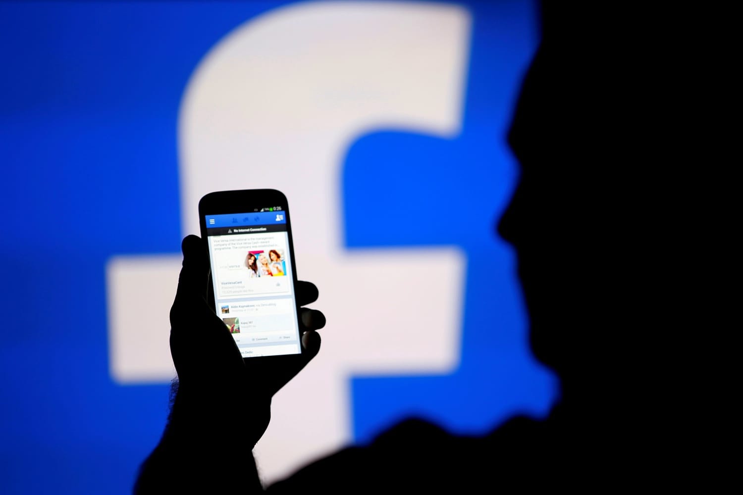 Facebook предоставляет доступ к телефонным номерам третьим лицам