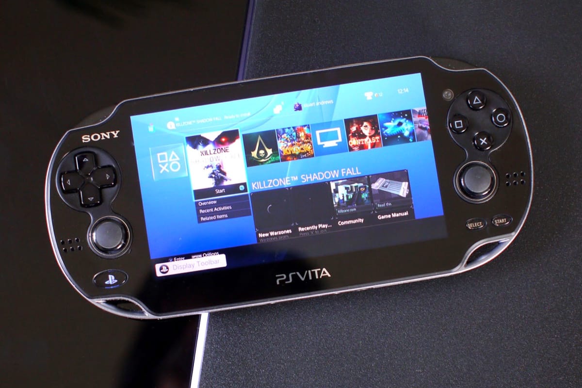 Sony создает портативную приставку PlayStation 5, которую можно носить в кармане