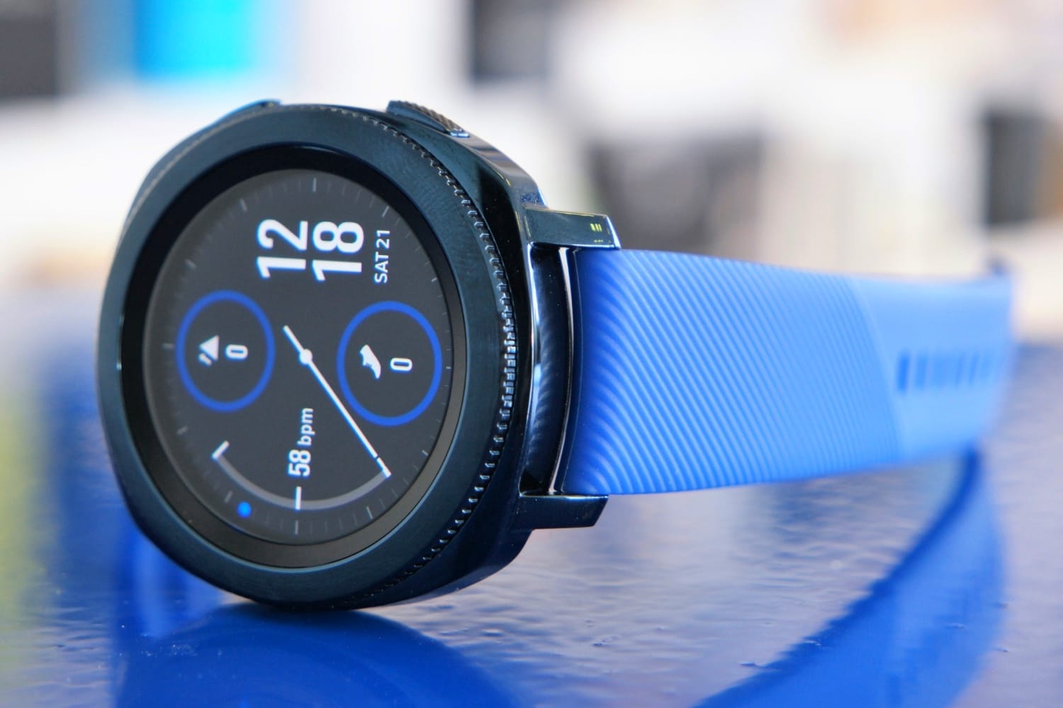 Новые смарт-часы Samsung будут работать на Tizen OS