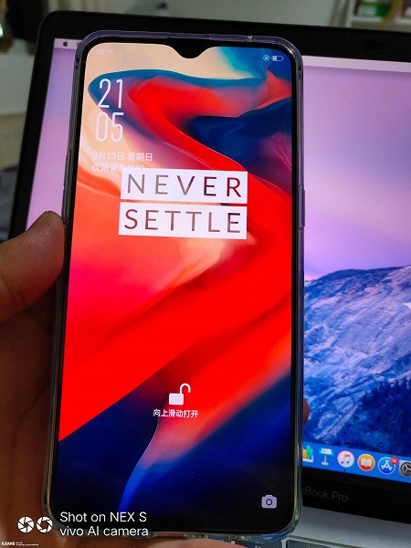 Смартфон OnePlus 6T показали на очередных 