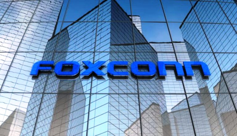Foxconn перейшов на цілодобову збірку iPhone 12