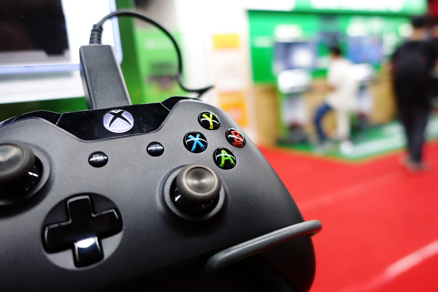 Бездисковая Xbox One выйдет в апреле?