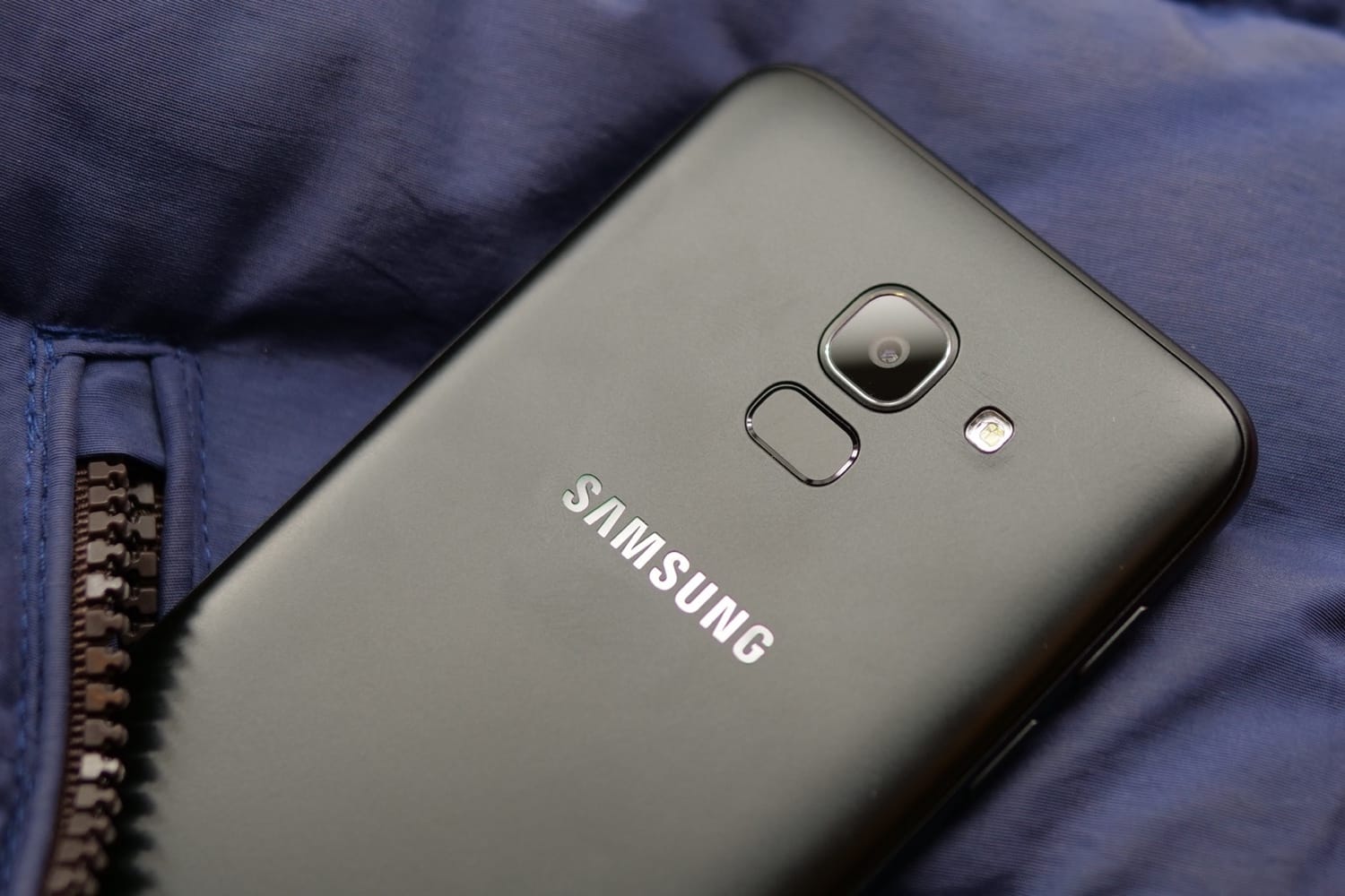 Samsung прекращает производство бюджетных смартфонов