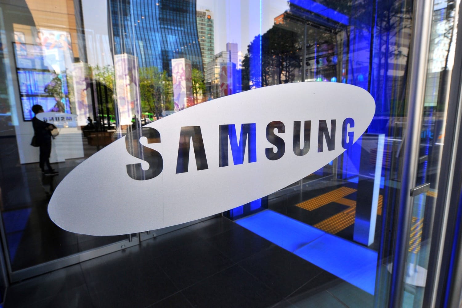 Samsung выпустила роутер Wi-Fi с поддержкой 5G