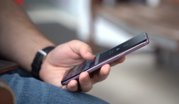 Samsung упростила управление одной рукой на своих смартфонах