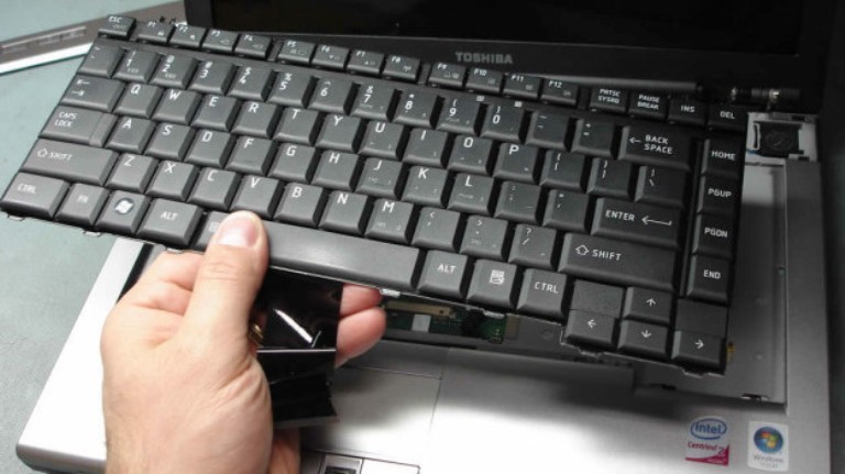 Способы устранения и причины поломок клавиатуры ноутбука