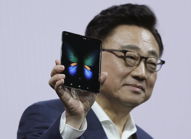 Samsung работает над еще двумя складными смартфонами