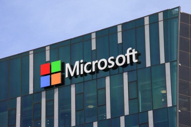 Патент говорит о разработке Microsoft Surface с гибким дисплеем