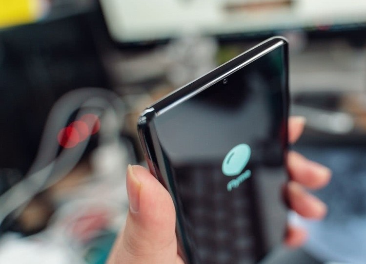 Meizu предлагает оригинальное исполнение селфи-камеры в смартфонах