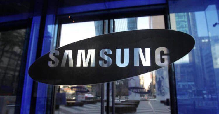 Samsung размышляет над смартфоном в стиле Microsoft Surface Duo