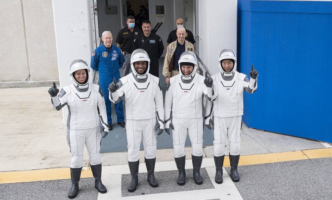 Політ космічного корабля SpaceX Crew-1 заплановано на завтра