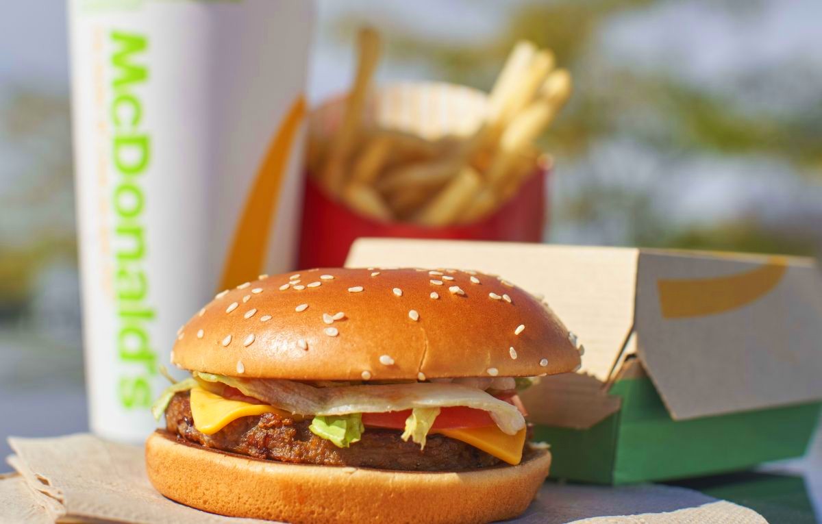 Стало відомо про перший бургер McDonald’s зі штучного м’яса