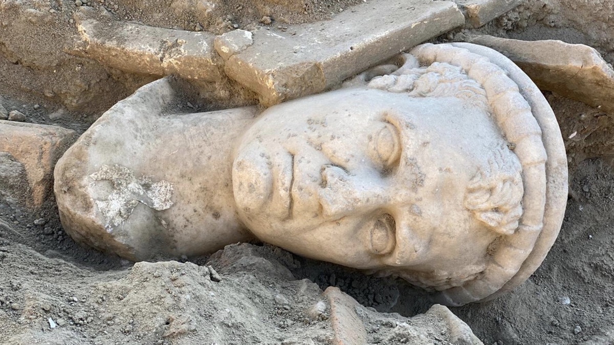 В Туреччині знайшли статую віком більше 2000 років