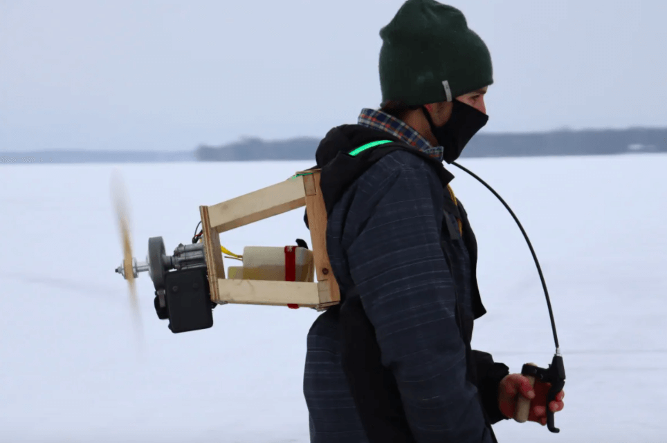 Створено «джетпак» для швидкісного катання по льоду