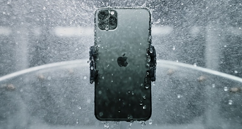 Apple звинуватили в обмані щодо водонепроникності iPhone