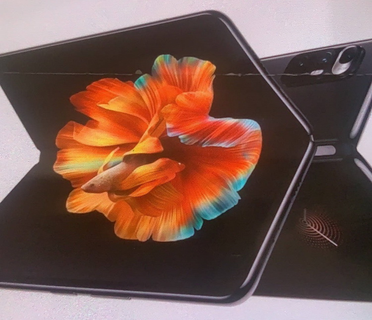 Складаний смартфон Xiaomi Mi Mix Fold показали на рекламному постері