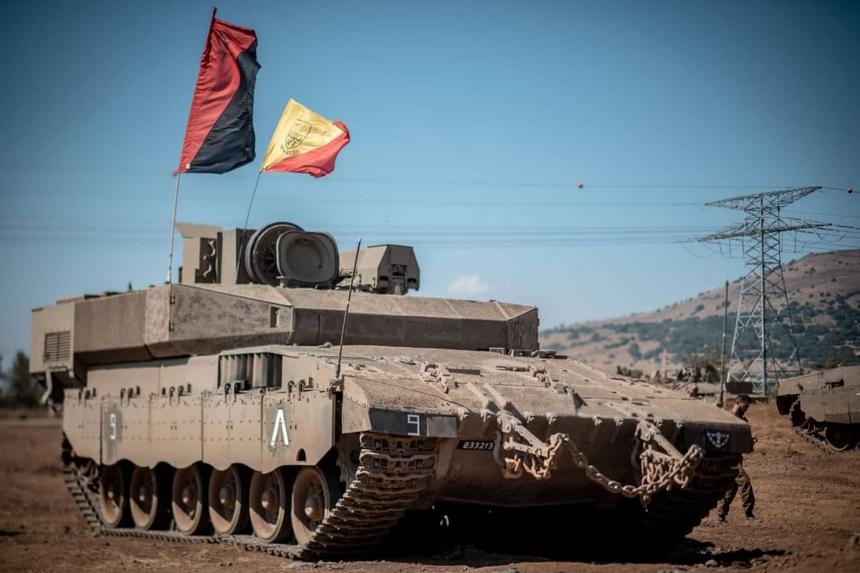 Ізраїльські військові показали новітній важкий бронетранспортер «Перег»