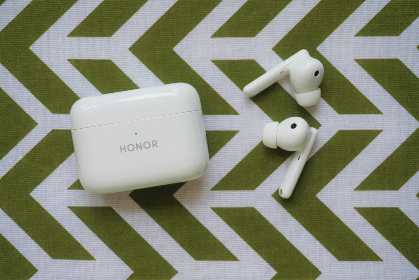 Огляд TWS-навушників Honor Earbuds 2 Lite