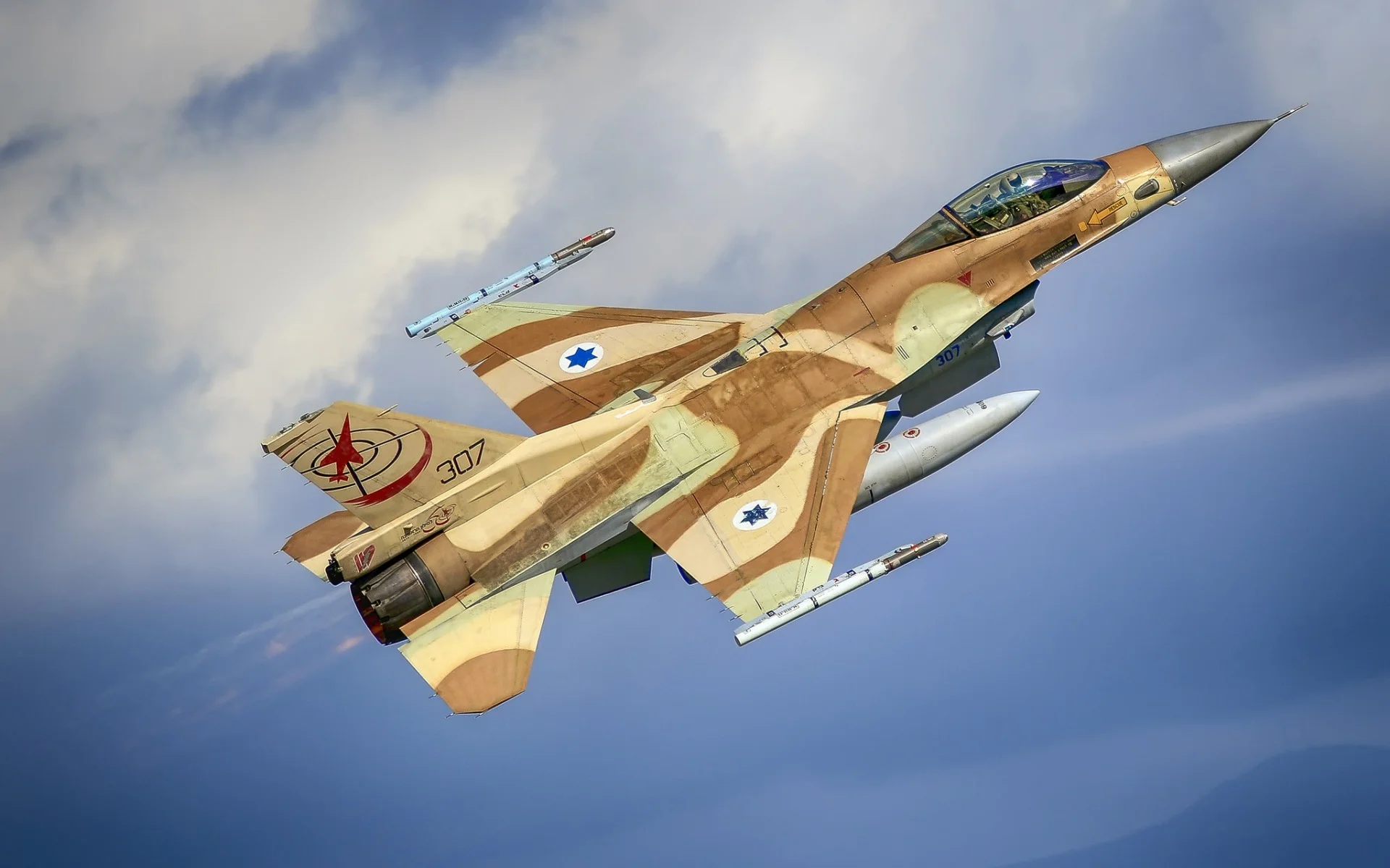 Нідерланди почали підготовку до передачі Україні 18 винищувачів F-16 Fighting Falcon