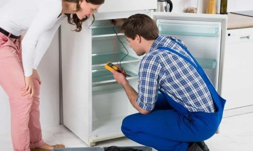 Ремонт или замена платы управления холодильника
