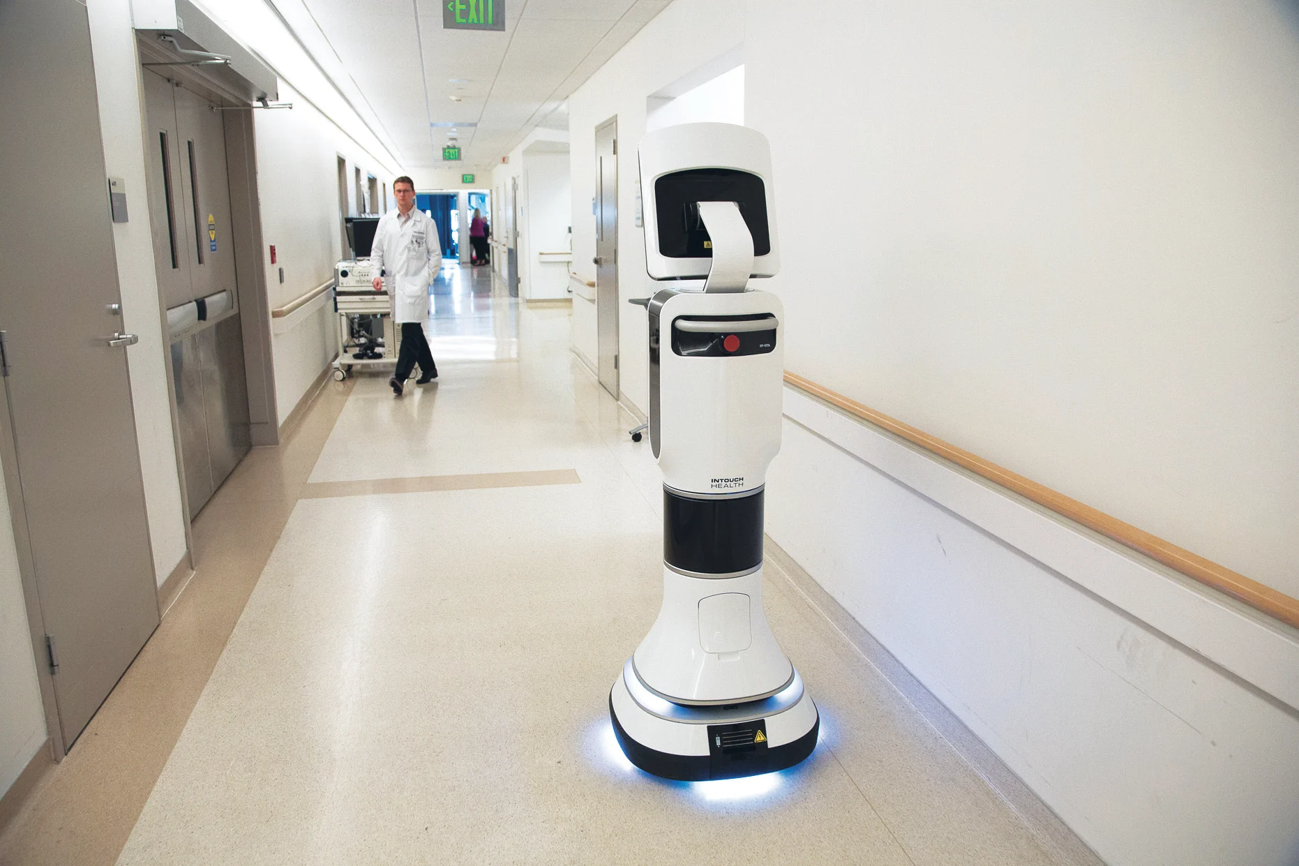 Роботів у лікарнях навчилися зламувати