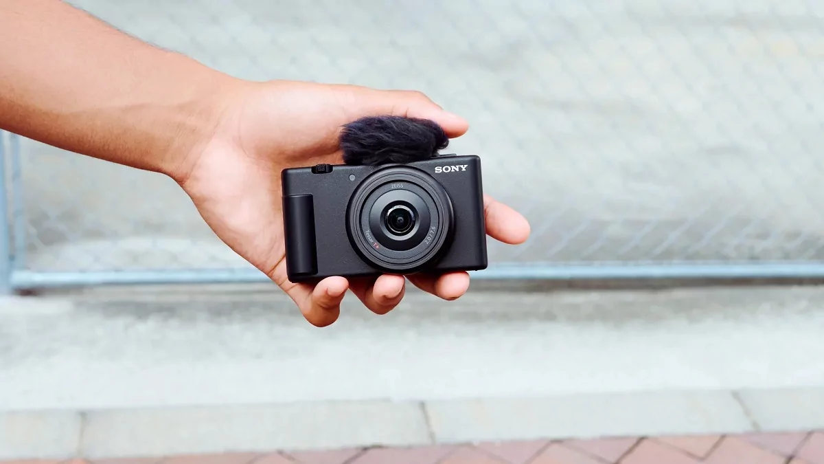 Sony представила компактну камеру для відеоблогерів