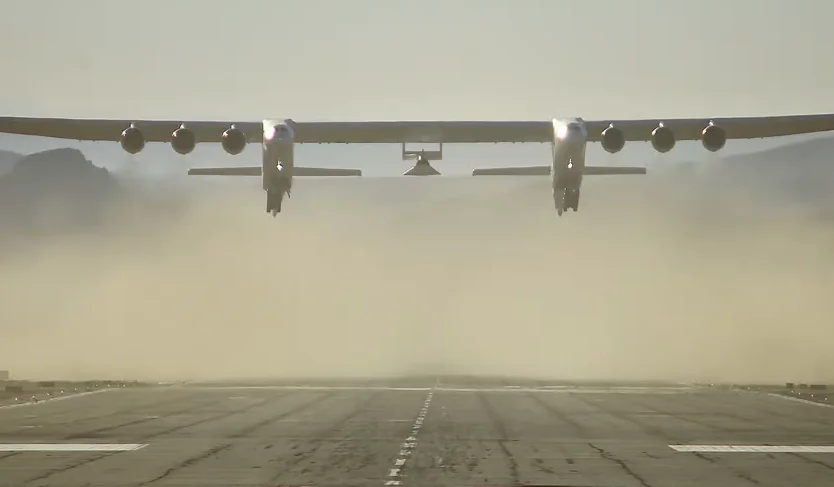 Найбільший у світі літак підняв у повітря гіперзвуковий випробувальний апарат