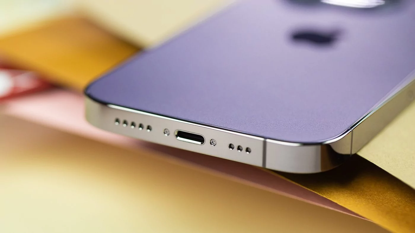 Apple сертифікуватиме кабелі USB-C для iPhone 15: сторонні без чіпа не підійдуть