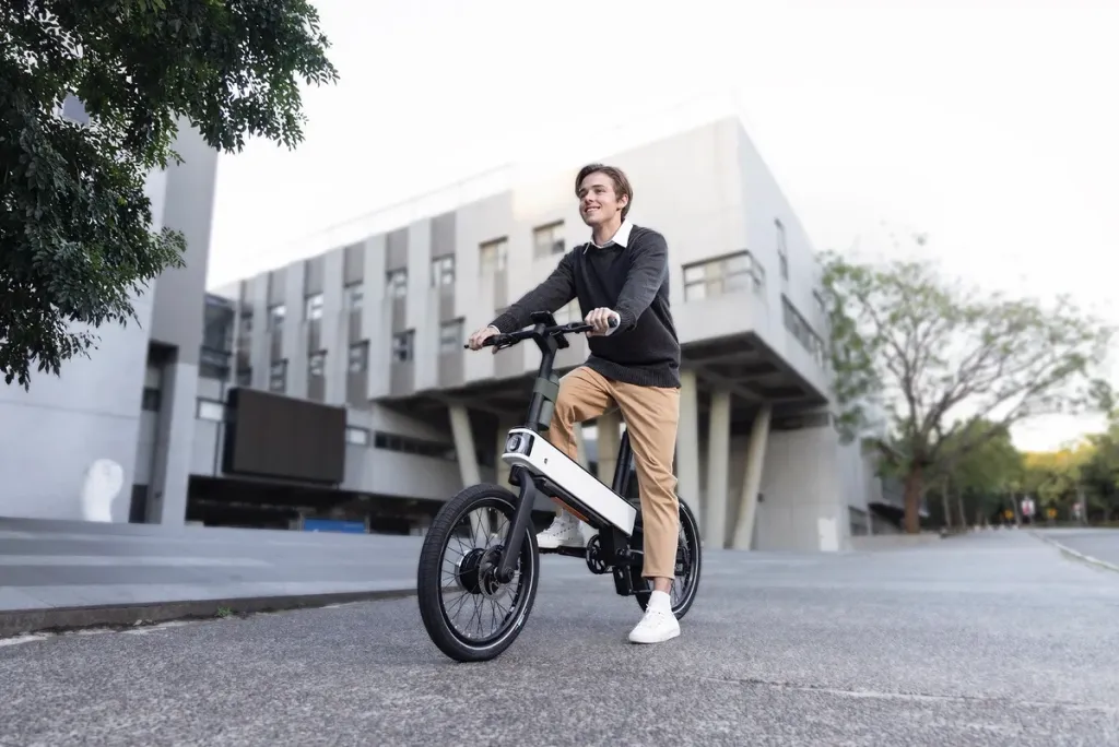 Acer презентувала «розумний» електровелосипед Ebii