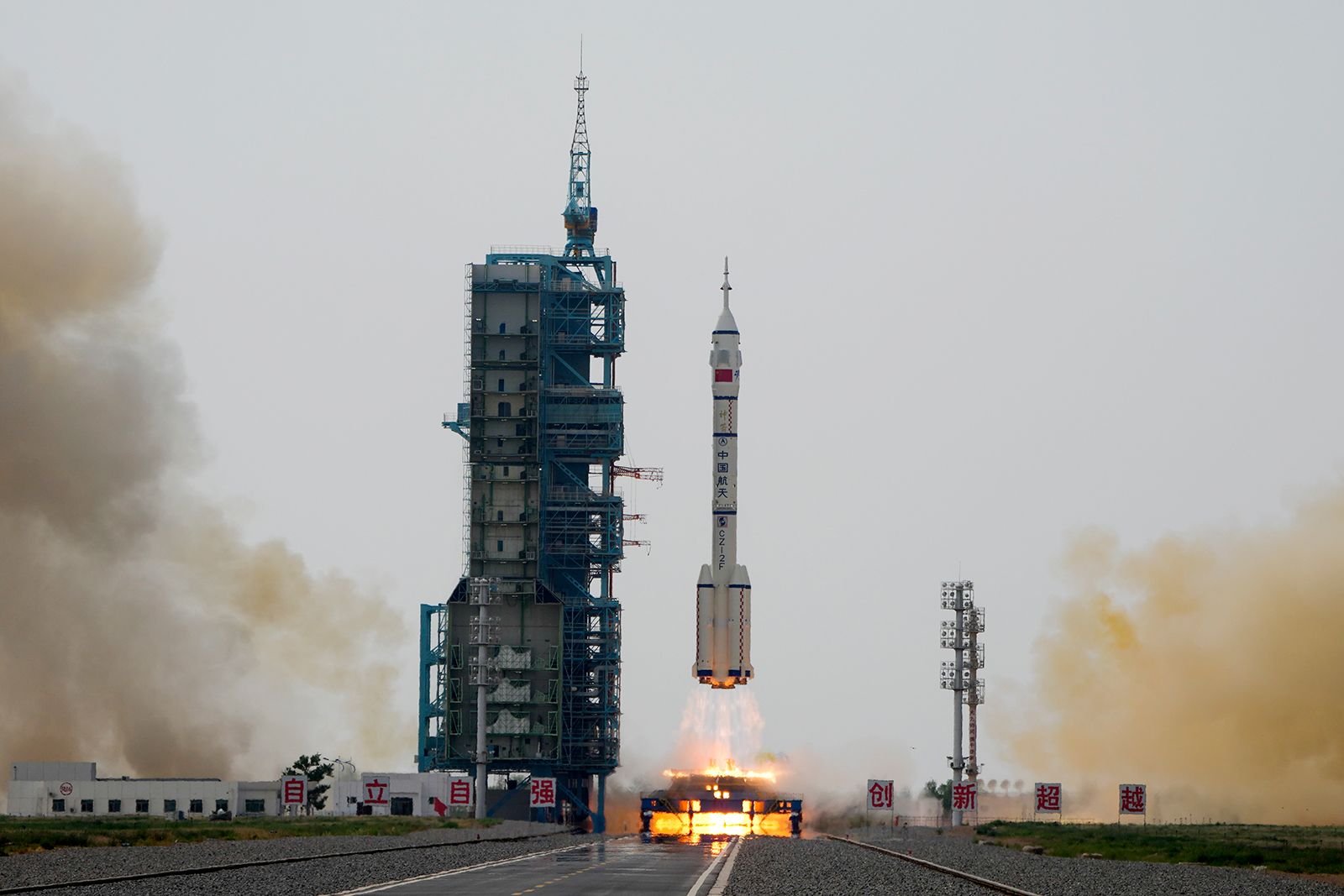 Китай відправить наймолодший екіпаж на космічну станцію
