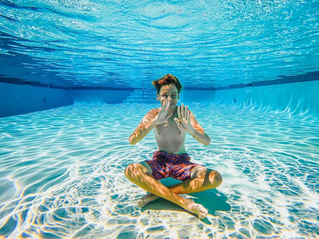 Вчені з’ясували, скільки хвилин людина може не дихати під водою