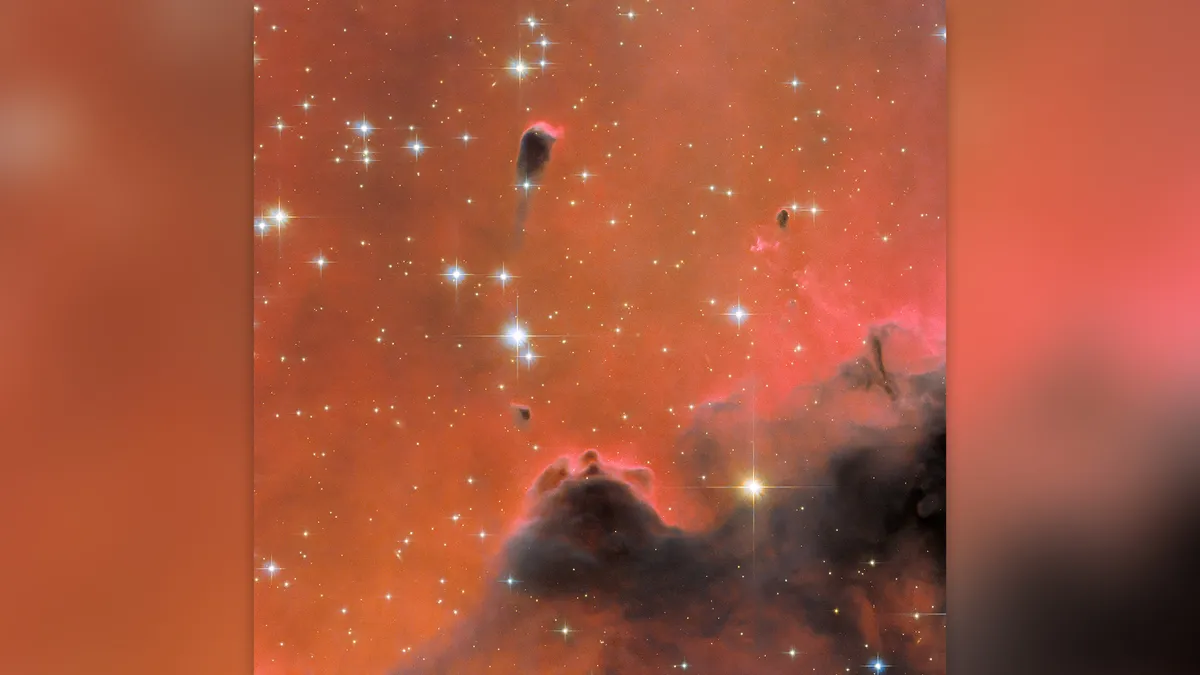 Hubble помітив «космічного пуголовка» в червоному морі