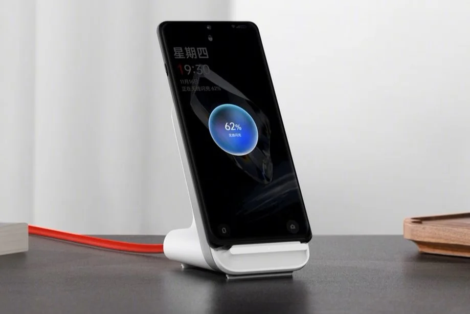 OnePlus запускає новий бездротовий зарядний пристрій потужністю 50 Вт для OnePlus 12