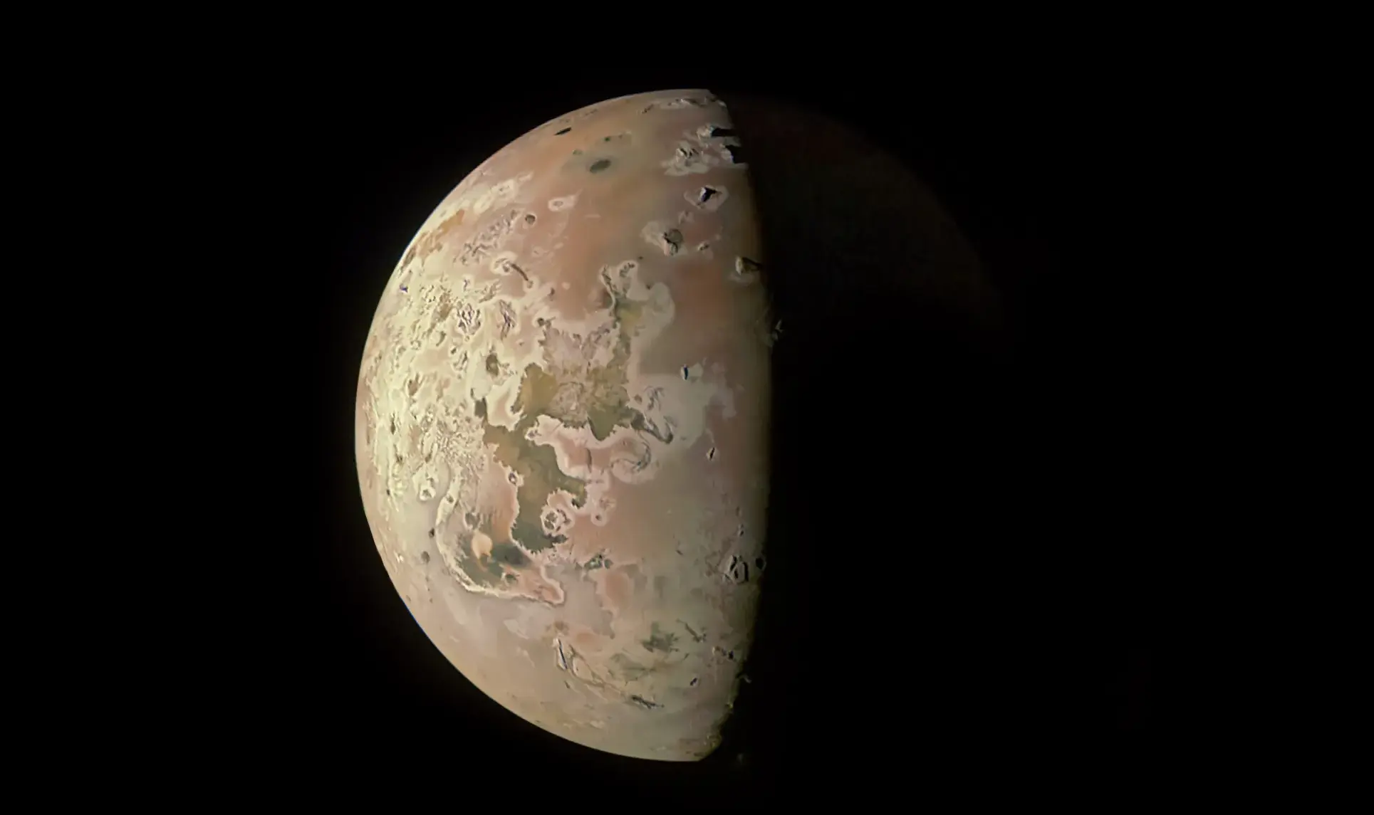 Juno від NASA наблизиться до вулканічного супутника Юпітера Іо 30 грудня