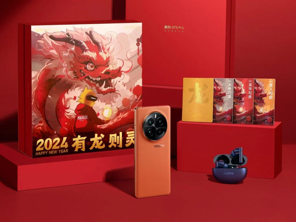 Випущена подарункова коробка Realme GT 5 Pro Year of the Dragon