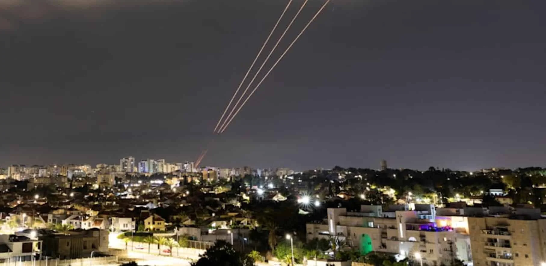 У Мережі опублікували кадри перехоплення іранських ракет ізраїльськими ВПС