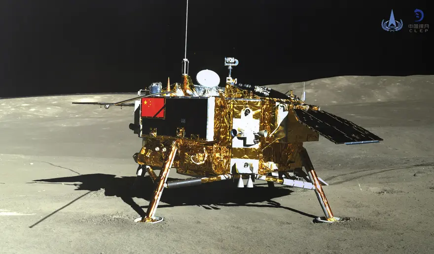 Китай відправляє зонд для отримання зразків із малодослідженого боку Місяця