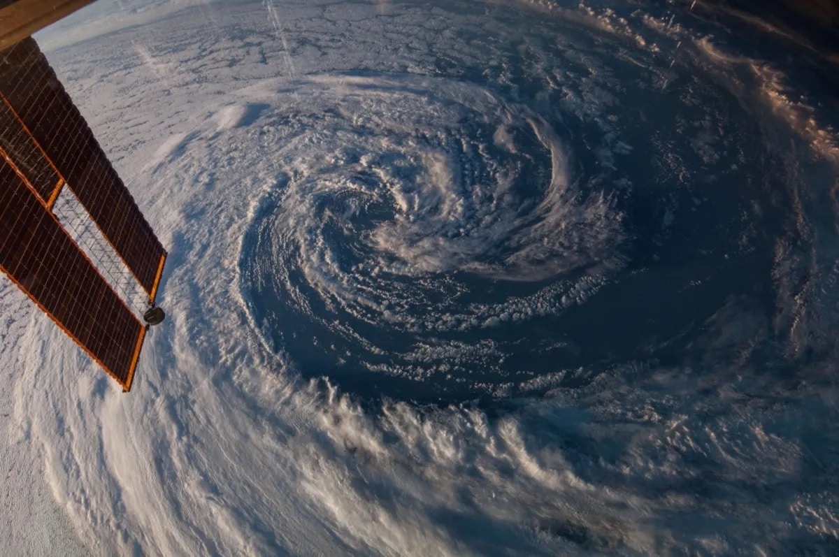 Травневі геомагнітні бурі можуть спричинити серію ураганів на Землі