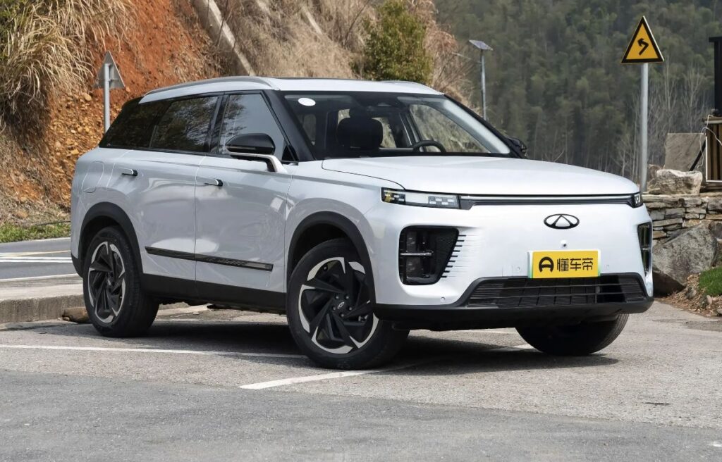 Представлений новий Chery Amulet T6 із запасом ходу 1300 км і витратою менше 5 л